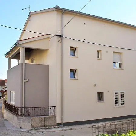 Apartments With Parking Space Trogir - 9455 * Trogir