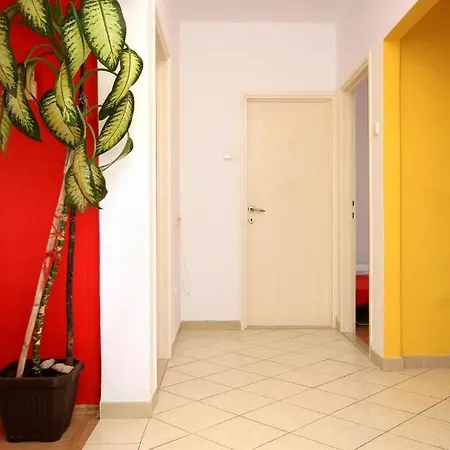 Apartments With Parking Space Trogir - 9455 Apartman Trogir
