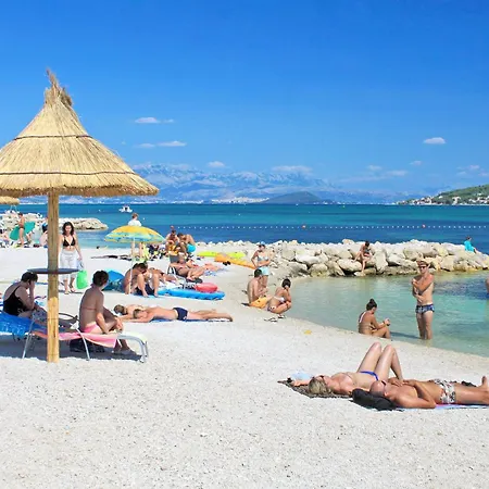 Apartments With Parking Space Trogir - 9455 * Trogir
